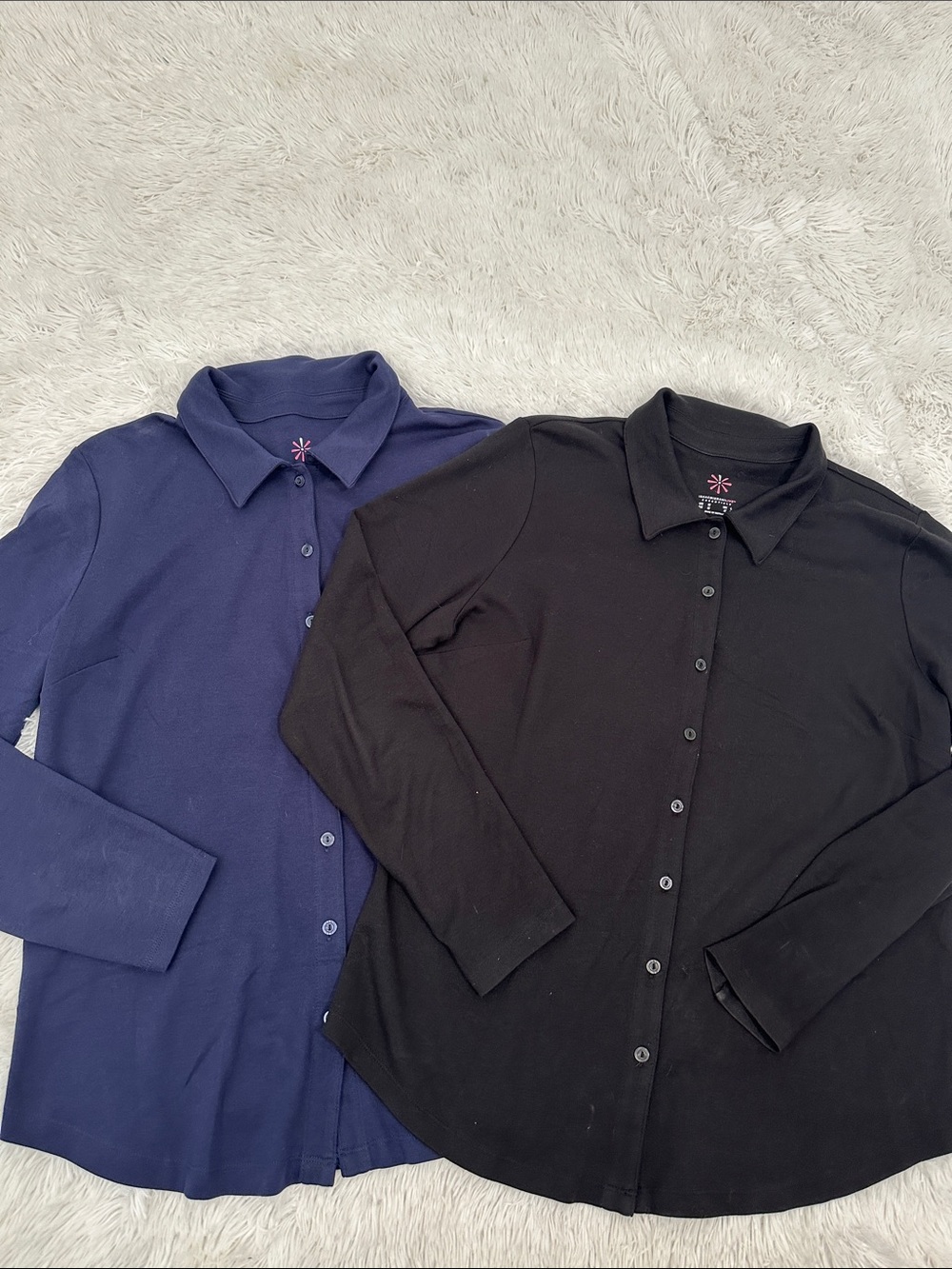 🐝 Bundle of 2 Isaac Mizrahi Button Up Shirts